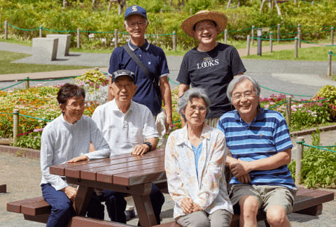 Hさんご夫婦とサークルの仲間たち